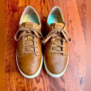 OluKai Pehuea Li ‘IIi women’s everyday leather sneaker